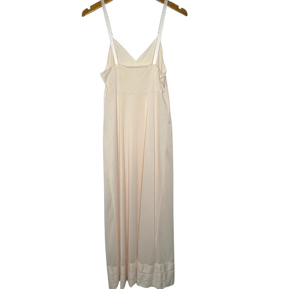 Vintage Lorraine Maxi Peach/Cream Maxi Slip Size 34 - Picture 2 of 10